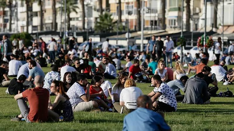 Bilim Kurulu üyesi Prof. Dr. Özlü: Kalabalığı görünce ‘İnsanlar acaba bu virüse bir çare mi buldular, aşıyı mı buldular’ diye düşündüm