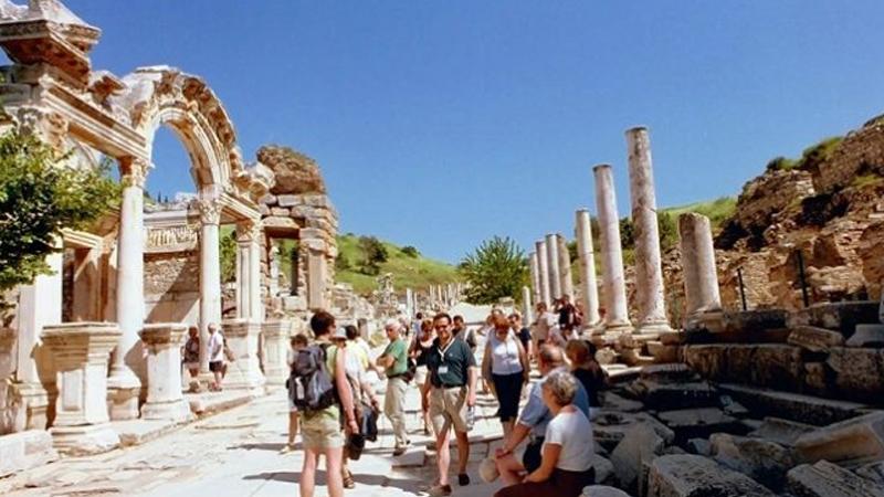 Turizm geliri ilk çeyrekte yüzde 40 azaldı