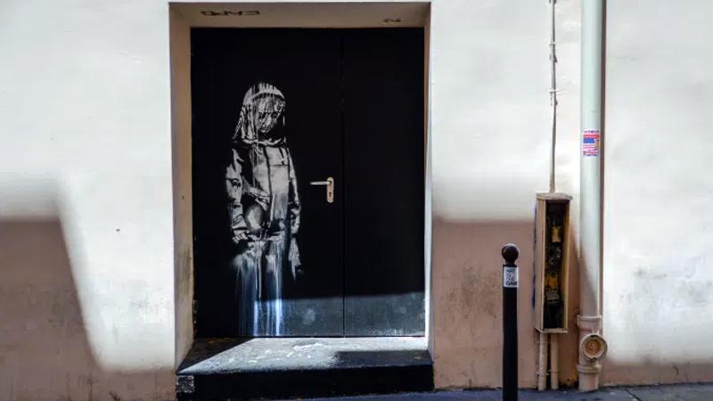 Banksy'nin Paris saldırıları anısına yaptığı çalınan eseri İtalya'da bulundu