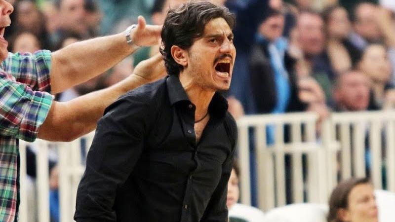 Panathinaikos satışa çıkarıldı, taraftarlar başkanın evine saldırdı!