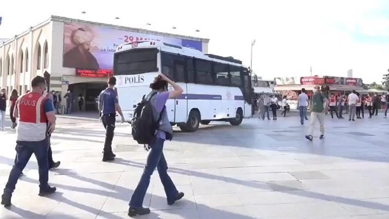 Kadıköy'deki Orlando katliamı anmasına polis engeli