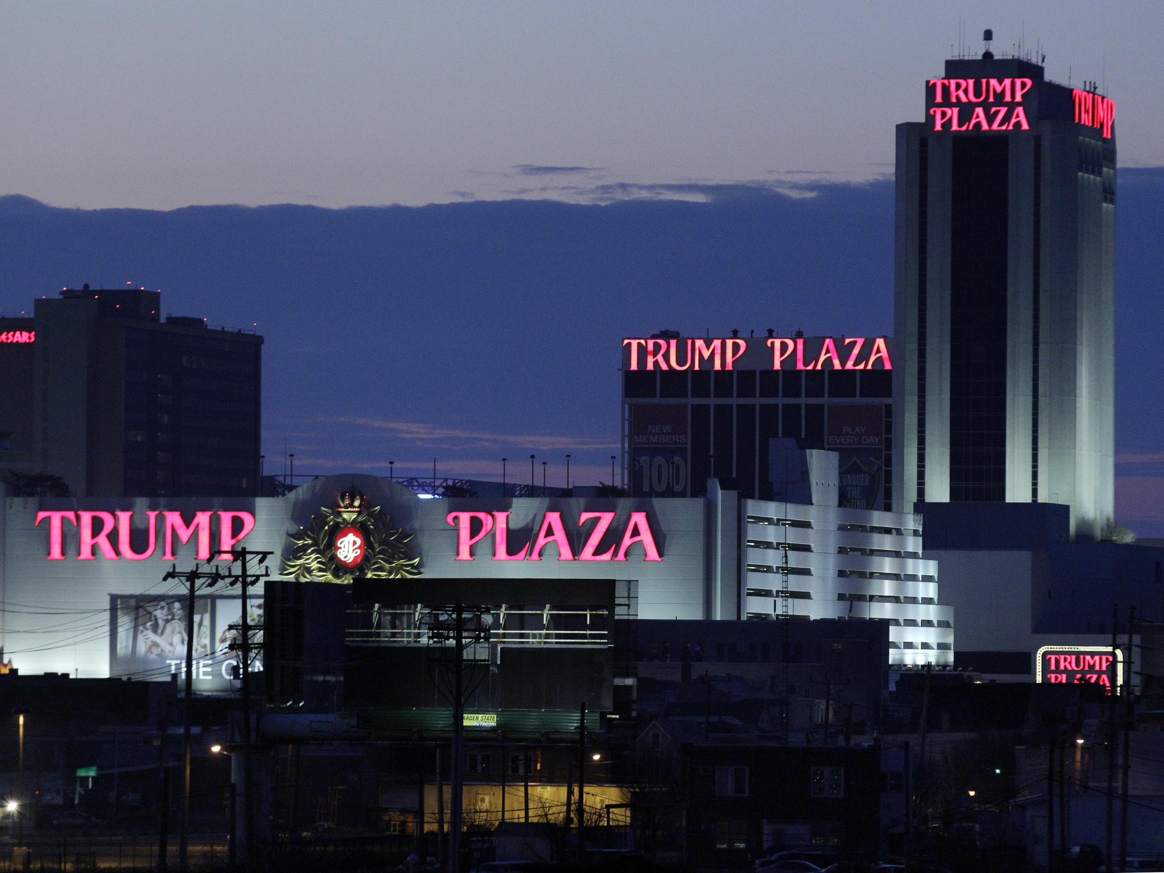 Atlantic City'deki Trump Plaza yıkılıyor