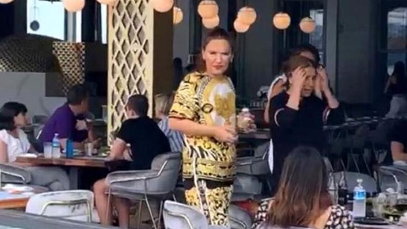 Demet Akalın, Boğaz'da restoran açtı