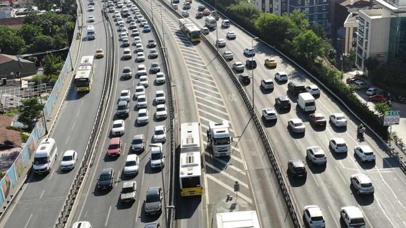 İstanbul'da trafik yoğunluğu artmaya başladı