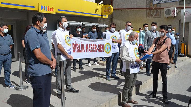 PTT çalışanlarından, teslimat sırasında uğradığı saldırıda ısırılarak kulağı koparılan postacı için destek eylemi