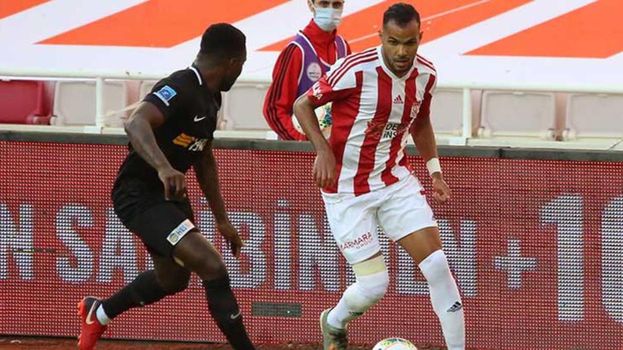 Sivasspor, kendi sahasında yara aldı