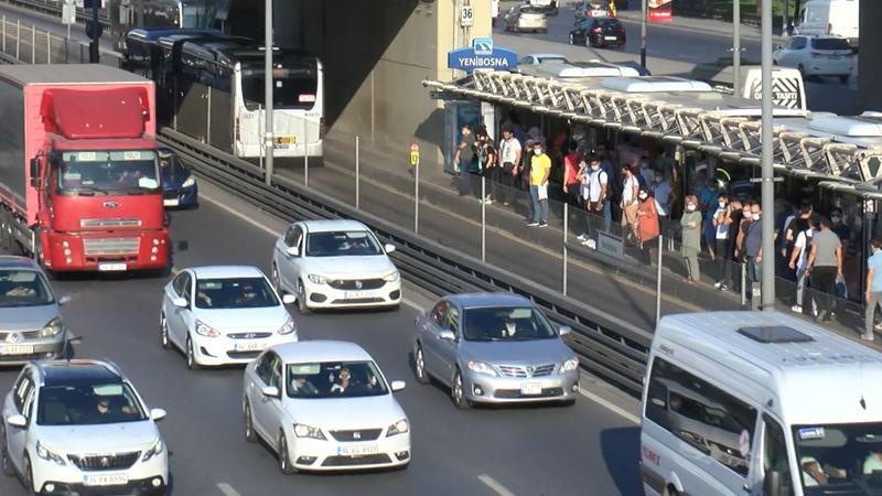 İstanbul'da trafik yoğunluğu pandemi öncesini aratmıyor