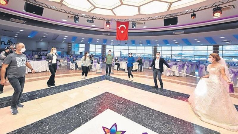 Bilim Kurulu Üyesi Yamanel: Düğünlerdeki gözlemciler, halaya müdahale edecek