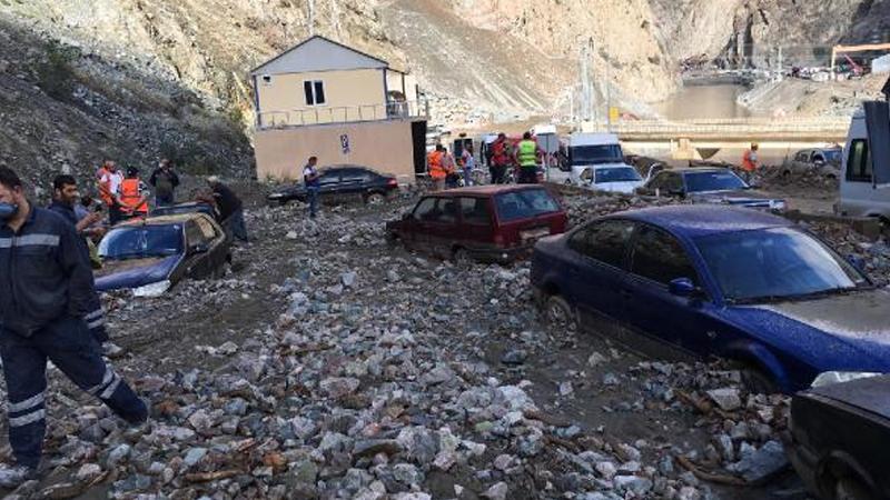 Artvin'de selde 1 kişi hayatını kaybetti, 3 kişi kayıp