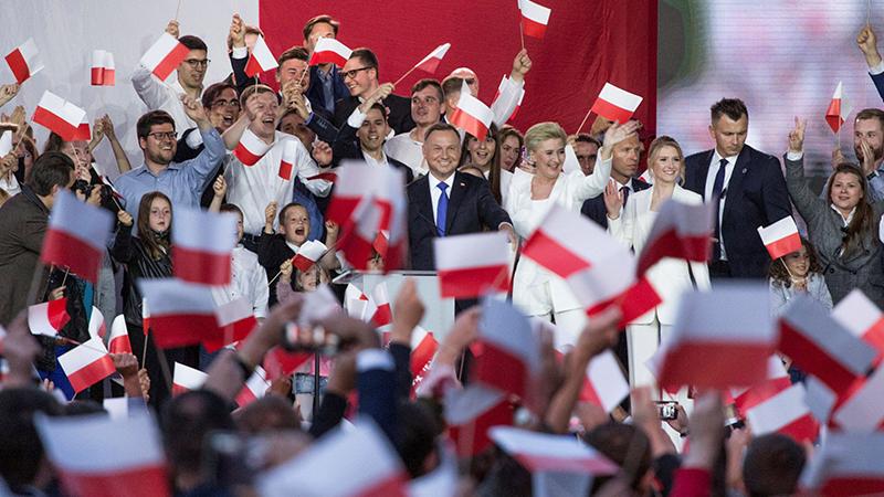 Polonya Ulusal Seçim Komisyonu duyurdu; Polonya'da dümende 5 yıl daha popülist Duda olacak