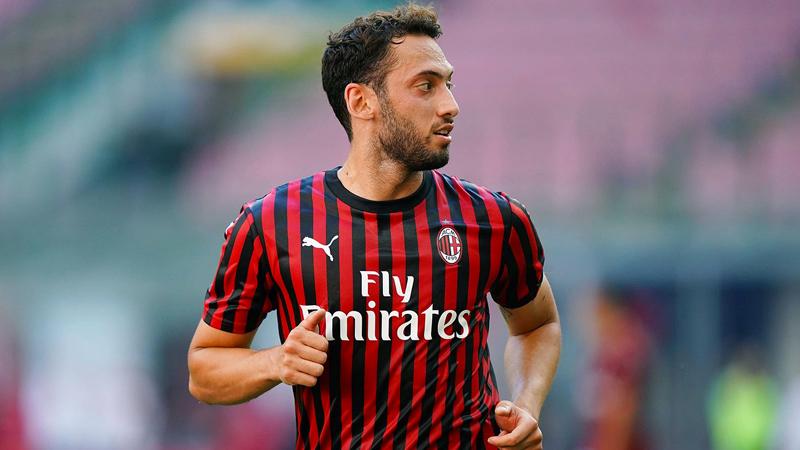 Hakan Çalhanoğlu, Milan'ı galibiyete taşıdı