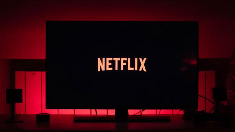 Netflix, Özge Özpirinçci'nin başrolde yer alacağı diziyi son dakikada iptal etti