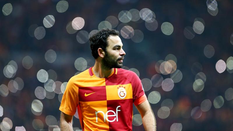 Selçuk İnan futbolu bıraktı!