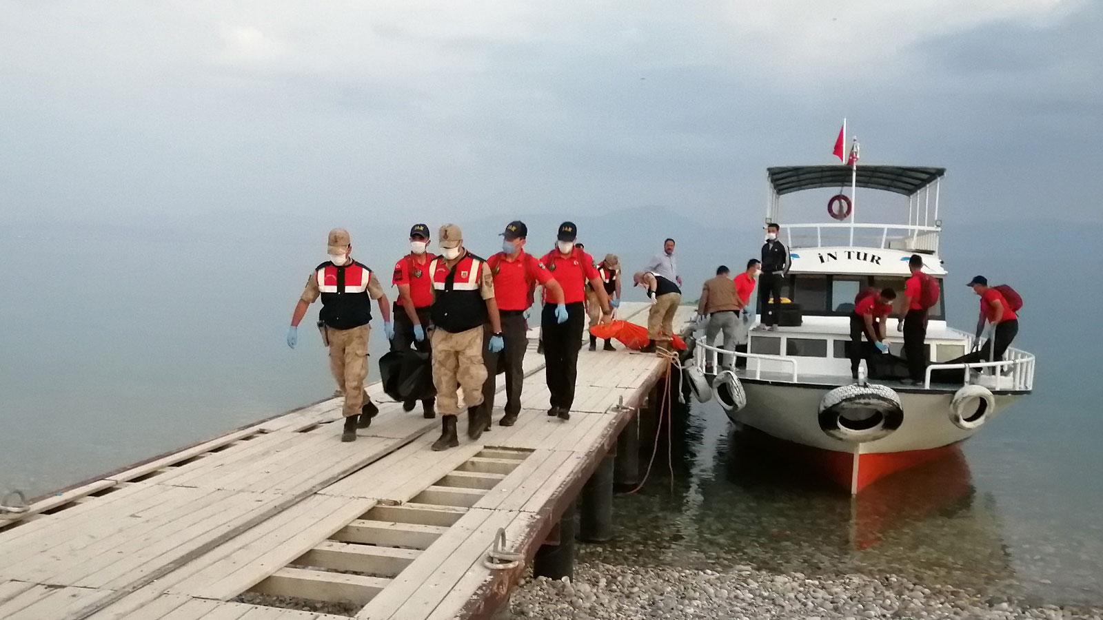 Van’da batan teknede yaşamını yitirenlerin sayısı 59'a yükseldi