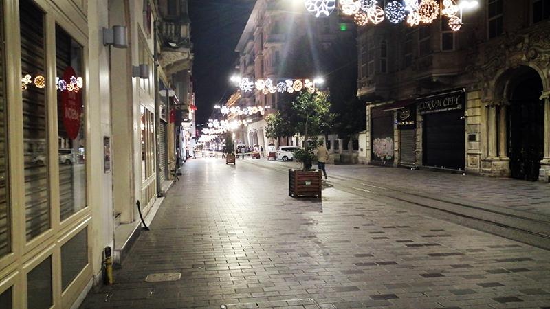 İstiklal Caddesi şüpheli paket paniği