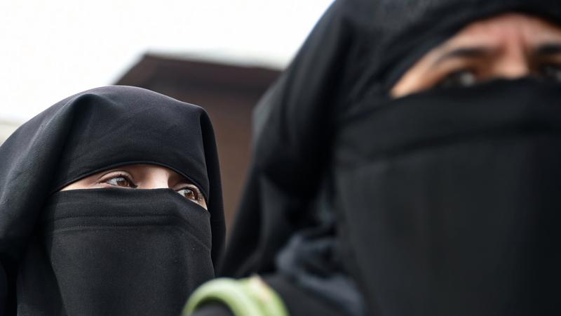 Almanya'da bir eyalette çocuklara burka giydirilmesi yasaklandı