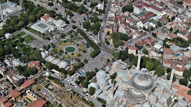 İstanbul Valisi Ali Yerlikaya: Ayasofya'ya girişler durduruldu