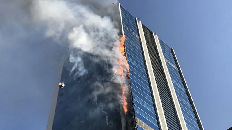 Ankara'da plazadaki yangın kontrol altına alındı