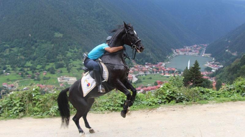 Uzungöl'de atlı jandarmalar göreve başladı