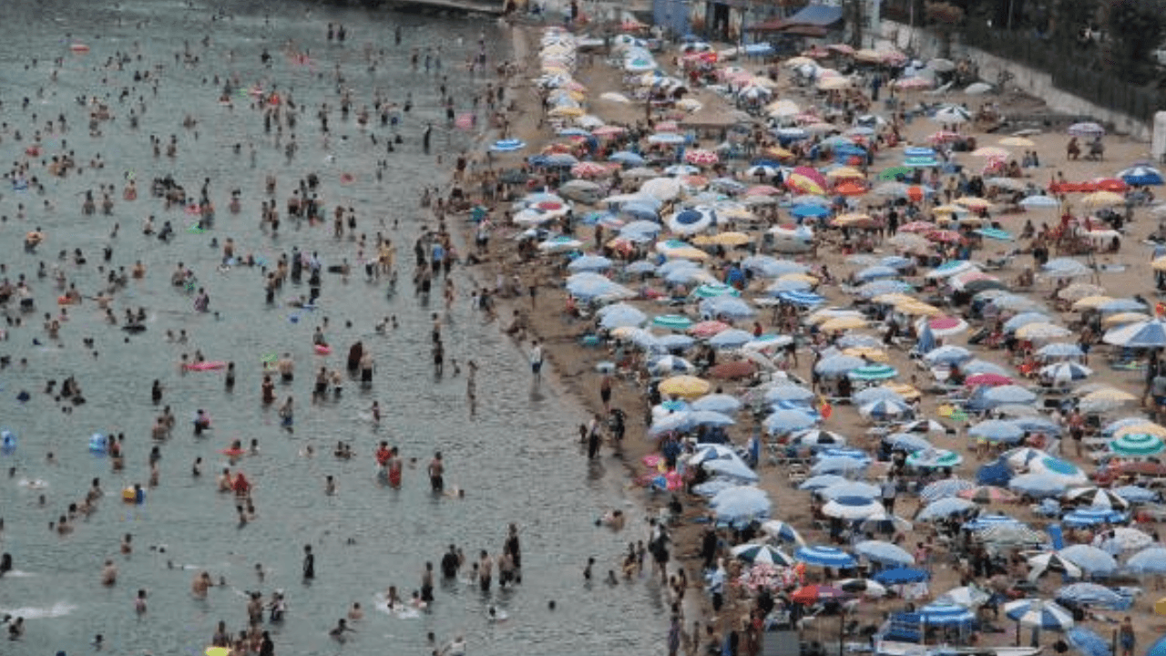 Amasra'ya bir günde nüfusun 10 katı kadar turist geldi 