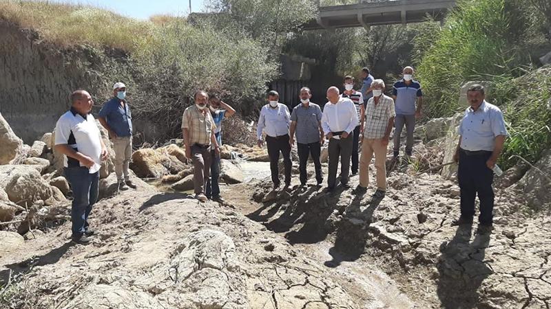 Kuraklığın vurduğu çiftçileri ziyaret eden CHP'li Çakırözer'den bakanlığa 7 maddelik önlem paketi için çağrı