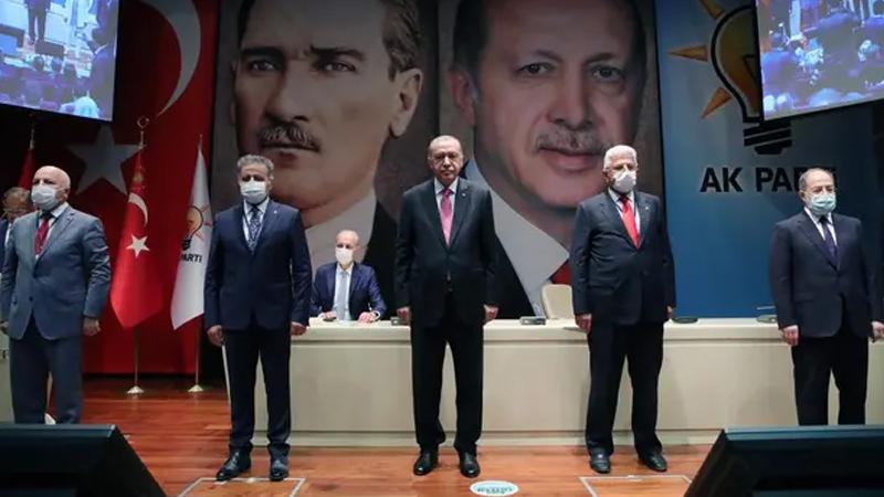 8 belediye başkanı AKP'ye katıldı