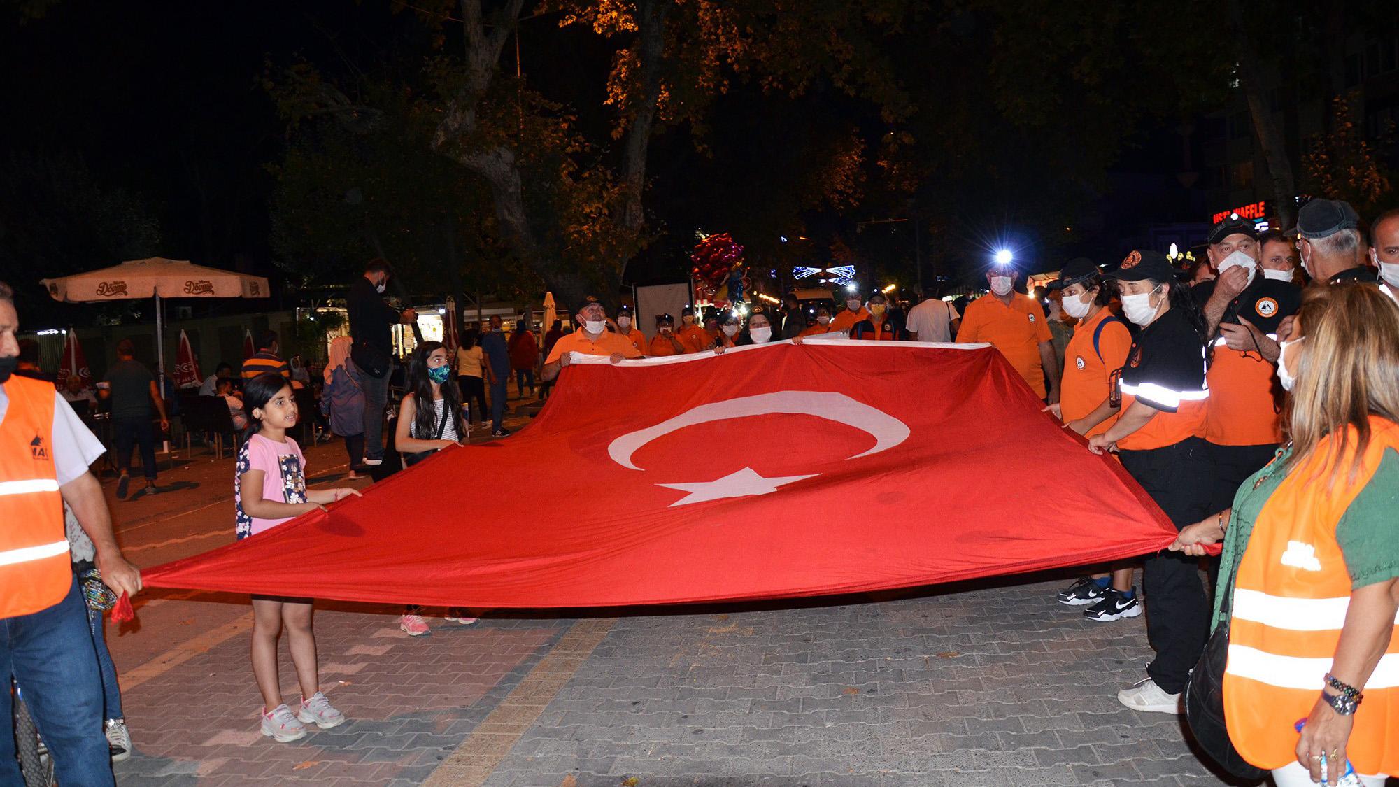 Yalova’da depremin yıldönümünde sessiz yürüyüş