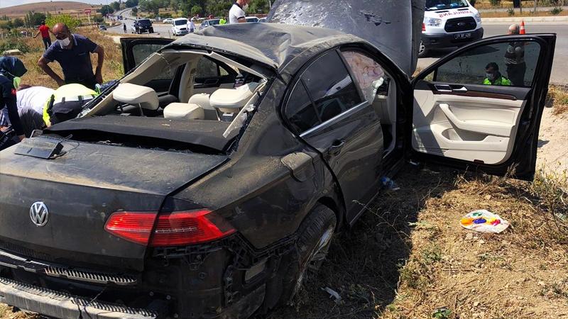 Çevre ve Şehircilik Bakanı'nın koruma ekibi kaza yaptı: 4 yaralı