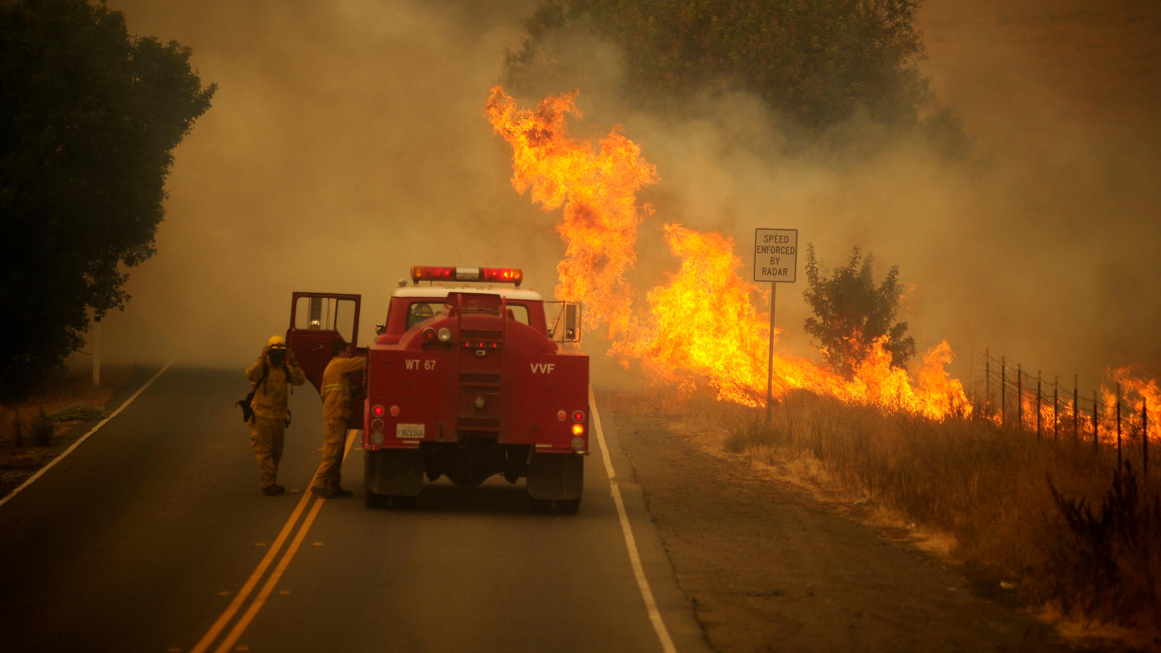 California'da ağustos başında çıkan yangınlar hâlâ kontrol altına alınamadı