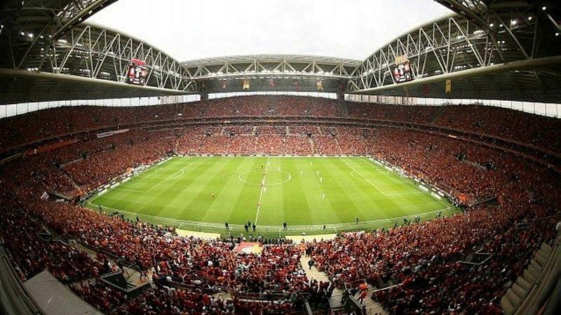 Süper Lig takımları stadyumlarına kaç taraftar alabilecek?