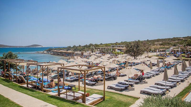 Kıyılarda ‘beach işgali'; giriş ücreti 300 liraya kadar çıkıyor!