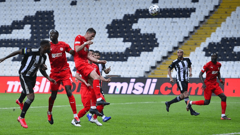 Beşiktaş, hazırlık maçında Sivasspor’a mağlup oldu