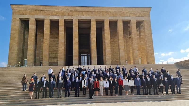 CHP yönetimi, 97'nci kuruluş yıl dönümünde Anıtkabir'i ziyaret etti