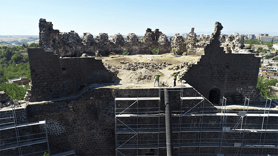 UNESCO mirası Diyarbakır Surları'nda restorasyon başladı