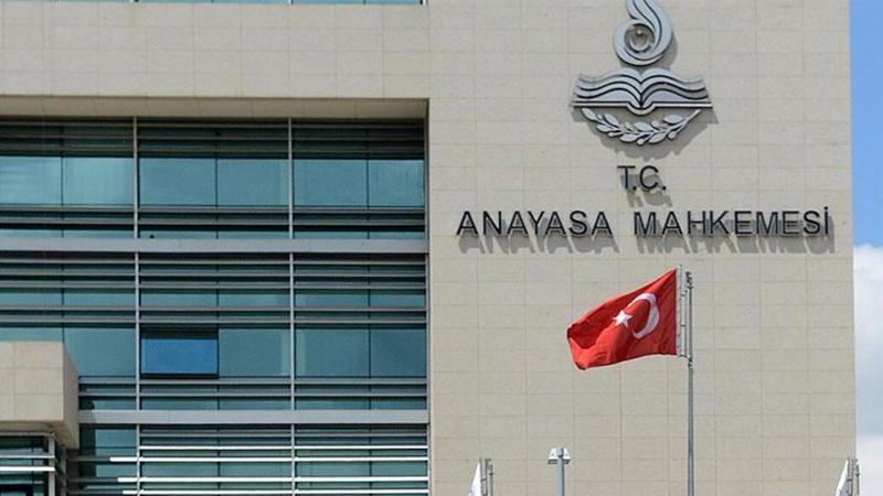 Anayasa Mahkemesi'nden "özel halk otobüsü" kararı