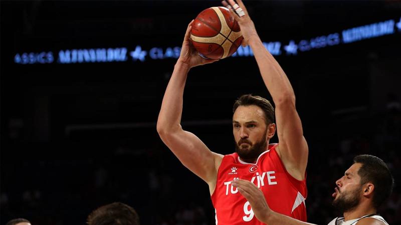 Milli basketbolcu Semih Erden saadet zincirine 1.4 milyon lira kaptırdı!