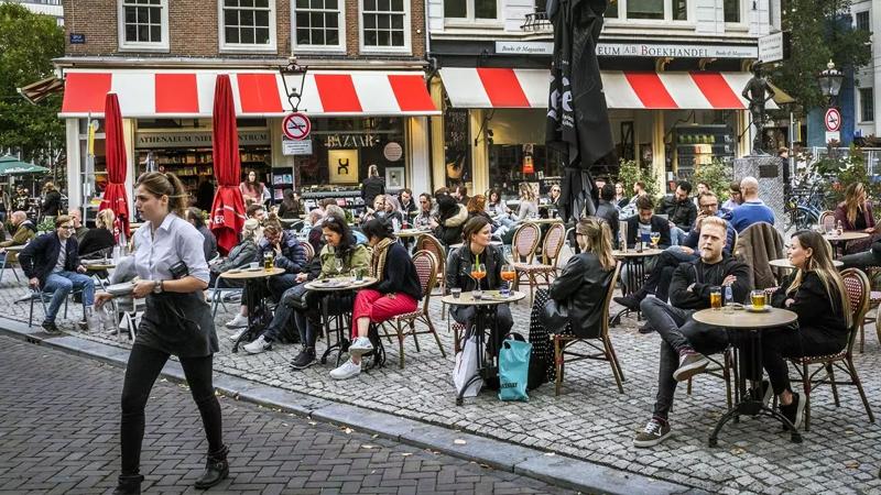 Hollanda'da 'kısmi karantina' kararı: Restoran, kafe ve barlar 1 ay süreyle kapatıldı