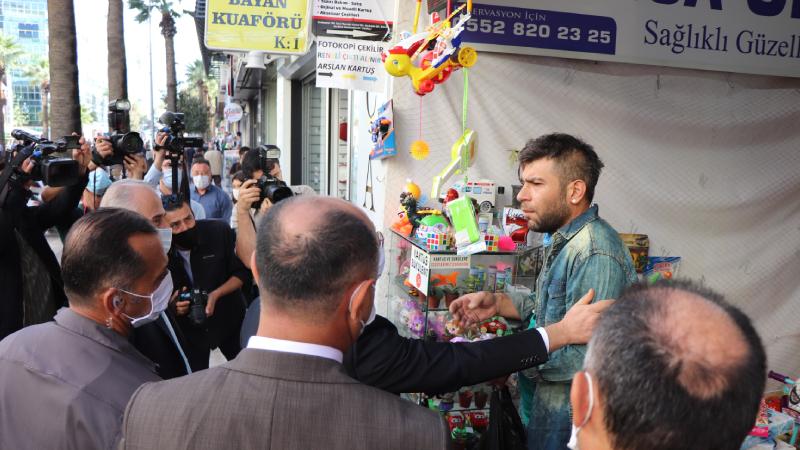 Esnaftan, "Neden maske takmıyorsun" diye soran valiye: Canıma yetti, gebermek istiyorum, salı günü 15 lirayla kapattık!