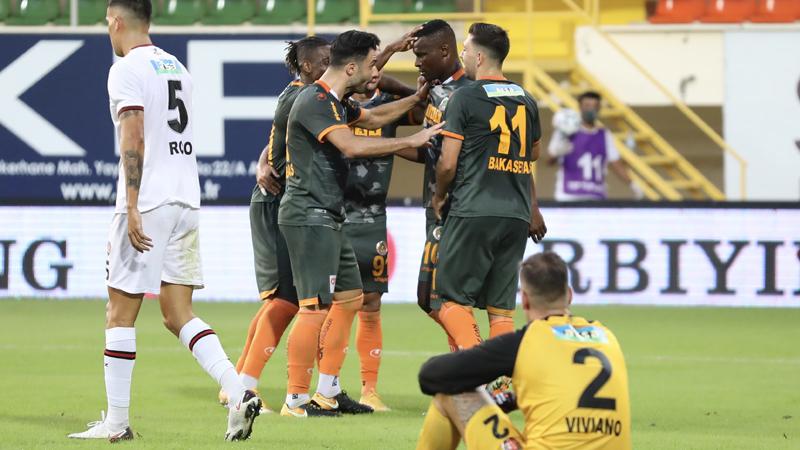 Alanyaspor'un liderlik keyfi sürüyor