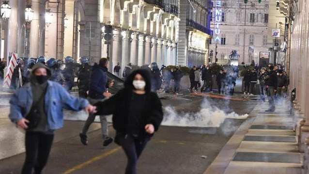 İtalya'da günlük Koronavirüs vaka sayısında yeni rekor!