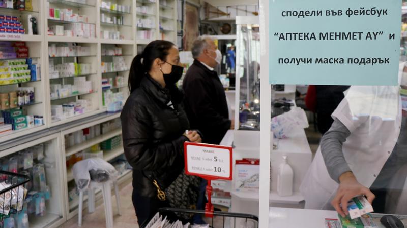 Bulgaristan'dan gelip kutu kutu alıyorlar; depolarda aspirin kalmadı!