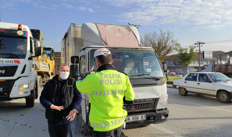 Sürücüye rengi solmuş bayrak yüzünden ceza kesildi