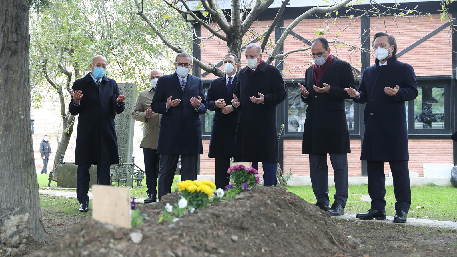 Erdoğan'dan Ahmet Kekeç'in kabrine ziyaret