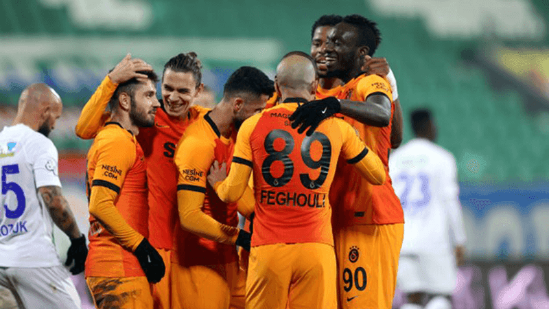 Galatasaray Rize'de 3 puanı 4 golle aldı