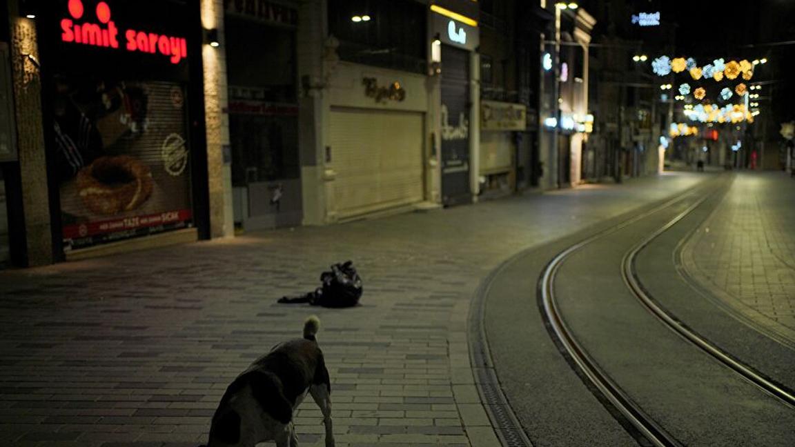 Türkiye genelinde yarın 05.00'e kadar sürecek olan sokağa çıkma yasağı başladı 