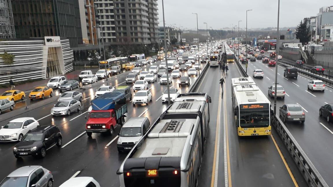 İBB Sözcüsü Murat Ongun, İstanbul'daki yeni ulaşım saatlerini duyurdu