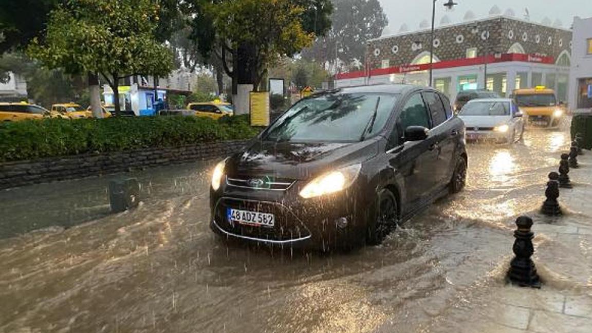 Bodrum'da sağanak etkili oldu