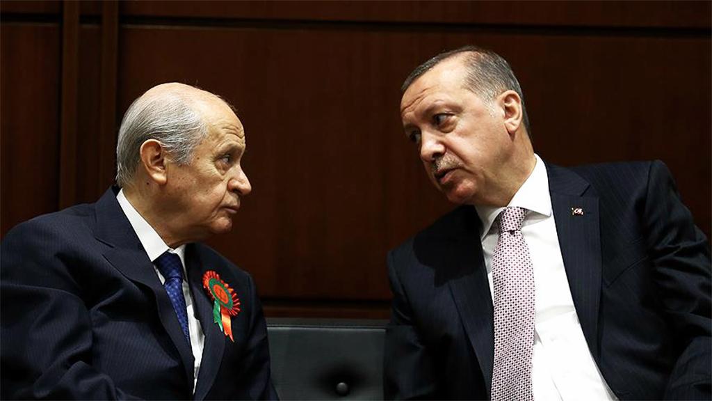 Barlas: Cumhur İttifakı'nın Erdoğan ve Bahçeli’ye dayanan bir bilinç ağı var, süper güçleri yatağa düşüren Koronavirüs salgını, bu bilinç sayesinde Türkiye'yi yere seremedi