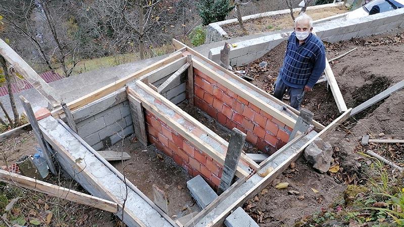 "Vatandaşa zahmet olmasın" diyerek kendi mezarını kazdı