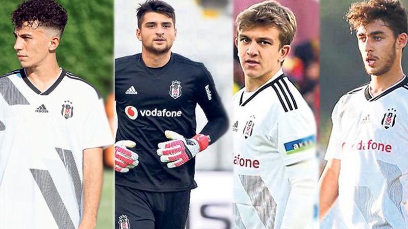 Beşiktaş'tan 4 imza birden